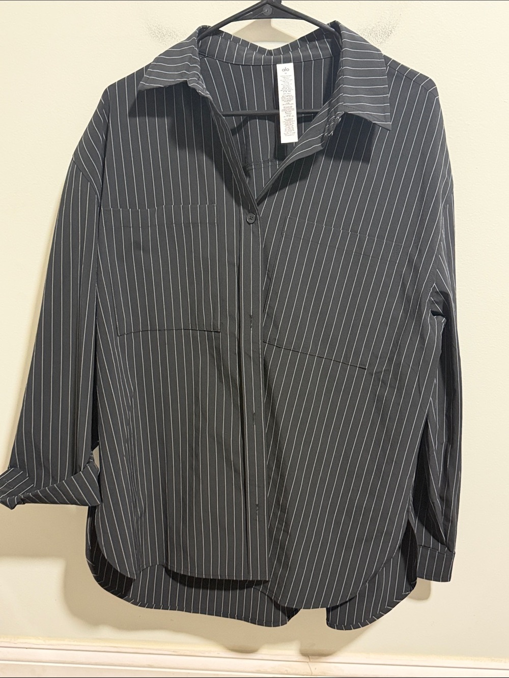 ALO Yoga Pinstripe Daylight Botton Down Long Sleeve Size Medium